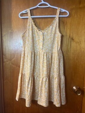 Woman’s Blu Pepper Yellow Floral Dress with Fake Button Front  Medium